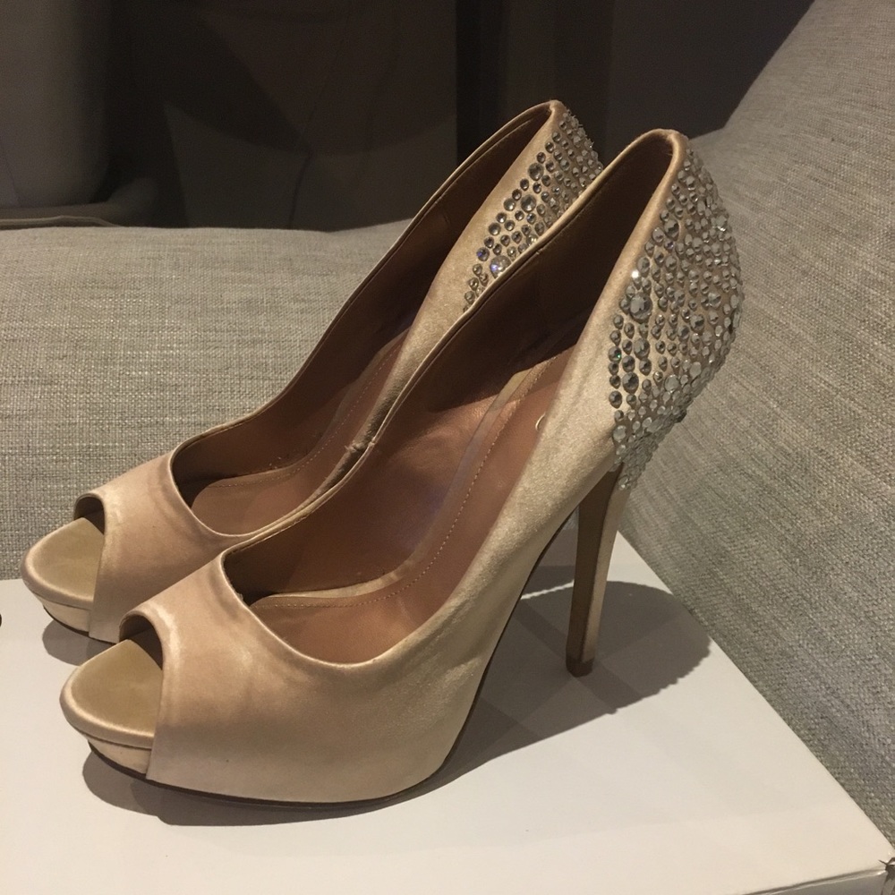 Aldo cream satin pumps with silver/clear gems on heel (not blue as seen in pics)